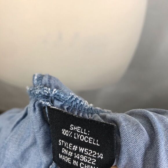 Walter Baker Womens Torrence Off The Shoulder Top Size XS Blue Chambray - Picture 6 of 7